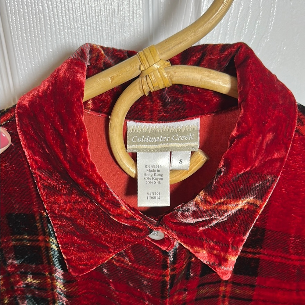 Coldwater Creek Red Plaid Velvet Button Down Shirt Small - Picture 3 of 4
